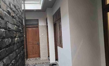 Rumah Mewah 1 Lantai di Sumber Banjarsari Solo – SHM, Garasi 2 Mobil, Lingkungan Aman & Nyaman