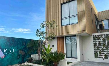 Di jual vila dalam  komplek SHM 2 lantai strategis dekat pantai di Jimbaran