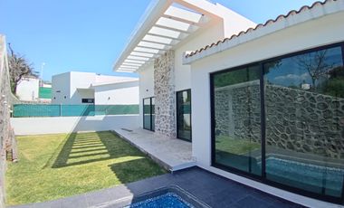 CASA EN VENTA EN FRACCIONAMIENTO LOMAS DE COCOYOC MORELOS