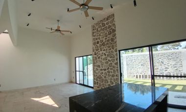 CASA EN VENTA EN FRACCIONAMIENTO LOMAS DE COCOYOC MORELOS