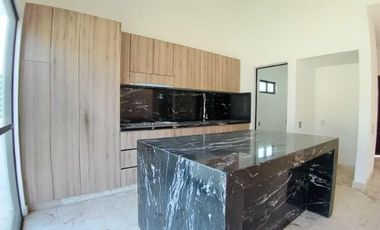 CASA EN VENTA EN FRACCIONAMIENTO LOMAS DE COCOYOC MORELOS