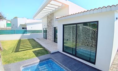 CASA EN VENTA EN FRACCIONAMIENTO LOMAS DE COCOYOC MORELOS