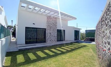 CASA EN VENTA EN FRACCIONAMIENTO LOMAS DE COCOYOC MORELOS
