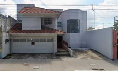 CASA DE 2 NIVELES CON ALBERCA A 5 MINUTOS DE LA PLAYA Y DE EL HOSPITAL REGIONAL DE ALTA ESPECIALIDAD