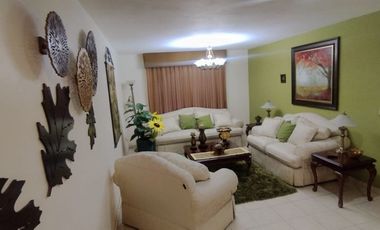 CASA EN VENTA UBICACION PRIVILEGIADA POR SUS CONEXIONES A TODA LA CIUDAD 7 MIN AL CENTRO 15 AL NORTE 15 AL SUR SOBRE SEGUNDO ANIILO