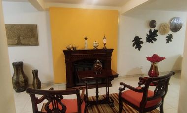 CASA EN VENTA UBICACION PRIVILEGIADA POR SUS CONEXIONES A TODA LA CIUDAD 7 MIN AL CENTRO 15 AL NORTE 15 AL SUR SOBRE SEGUNDO ANIILO