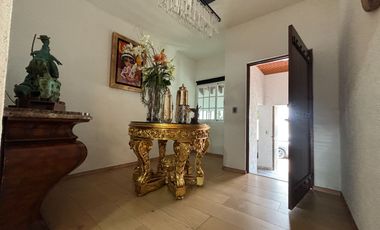 CASA EN FRACCIONAMIENTO VILLAS DEL LAGO CERCA DE PLAZA AVERANDA EN CUERNAVACA.