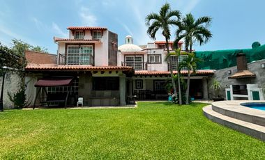 CASA EN FRACCIONAMIENTO VILLAS DEL LAGO CERCA DE PLAZA AVERANDA EN CUERNAVACA.