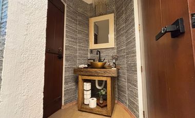 CASA EN FRACCIONAMIENTO VILLAS DEL LAGO CERCA DE PLAZA AVERANDA EN CUERNAVACA.