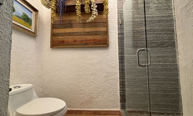 CASA EN FRACCIONAMIENTO VILLAS DEL LAGO CERCA DE PLAZA AVERANDA EN CUERNAVACA.