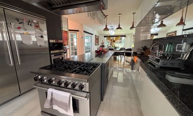 CASA EN FRACCIONAMIENTO VILLAS DEL LAGO CERCA DE PLAZA AVERANDA EN CUERNAVACA.