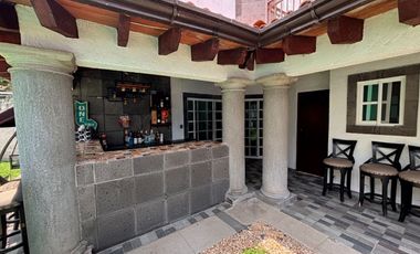 CASA EN FRACCIONAMIENTO VILLAS DEL LAGO CERCA DE PLAZA AVERANDA EN CUERNAVACA.