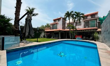 CASA EN FRACCIONAMIENTO VILLAS DEL LAGO CERCA DE PLAZA AVERANDA EN CUERNAVACA.