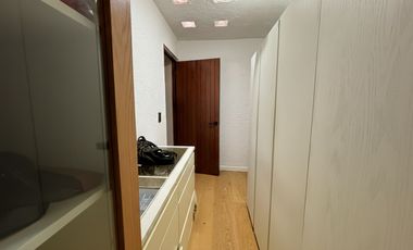 CASA EN FRACCIONAMIENTO VILLAS DEL LAGO CERCA DE PLAZA AVERANDA EN CUERNAVACA.