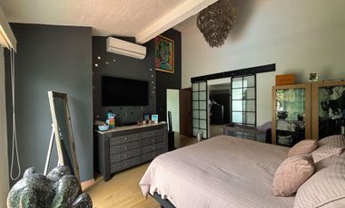 CASA EN FRACCIONAMIENTO VILLAS DEL LAGO CERCA DE PLAZA AVERANDA EN CUERNAVACA.