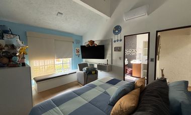 CASA EN FRACCIONAMIENTO VILLAS DEL LAGO CERCA DE PLAZA AVERANDA EN CUERNAVACA.