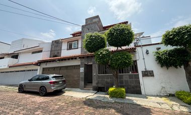 CASA EN FRACCIONAMIENTO VILLAS DEL LAGO CERCA DE PLAZA AVERANDA EN CUERNAVACA.