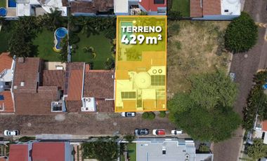 CASA EN FRACCIONAMIENTO VILLAS DEL LAGO CERCA DE PLAZA AVERANDA EN CUERNAVACA.