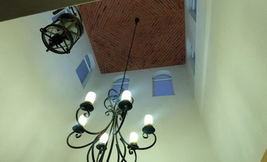 CASA EN VENTAS EN AGUASCALIENTES SOBRE SEGUNDO ANILLO UBICACIONN CENTRICA