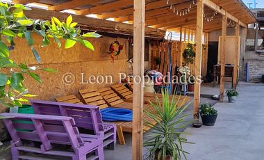 Leon propiedades vende sitio con casa y gran piscina en Lo Águila Centro, Curacaví.