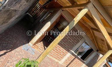 Leon propiedades vende sitio con casa y gran piscina en Lo Águila Centro, Curacaví.