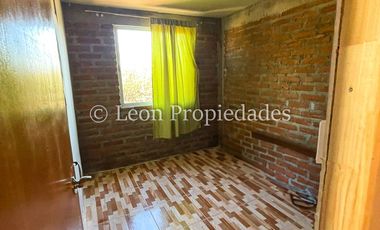 Leon propiedades vende sitio con casa y gran piscina en Lo Águila Centro, Curacaví.