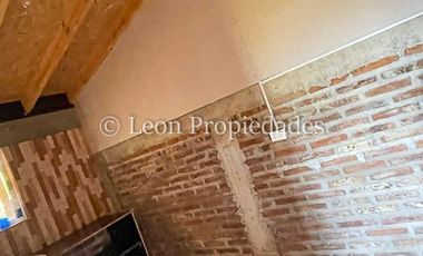 Leon propiedades vende sitio con casa y gran piscina en Lo Águila Centro, Curacaví.