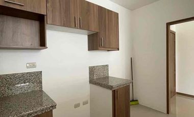 Se alquila departamento en primer piso ascensor esquinero torre baro via a la costa