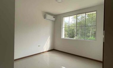 Se alquila departamento en primer piso ascensor esquinero torre baro via a la costa