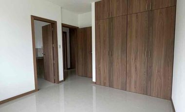 Se alquila departamento en primer piso ascensor esquinero torre baro via a la costa