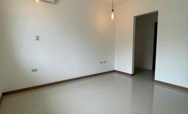 Se alquila departamento en primer piso ascensor esquinero torre baro via a la costa