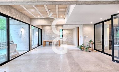 Edificio en Venta en Cancun en Av. Nader con Estilo Unico y Excelente Ubicación