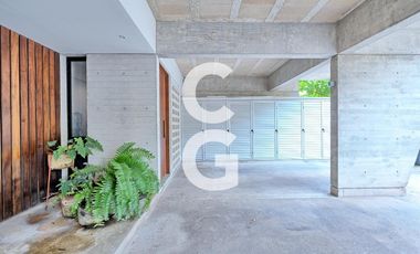 Edificio en Venta en Cancun en Av. Nader con Estilo Unico y Excelente Ubicación