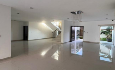 HERMOSA CASA CON ALBERCA EN MONTEBELLO MÉRIDA YUCATÁN