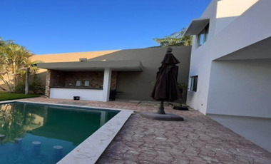 HERMOSA CASA CON ALBERCA EN MONTEBELLO MÉRIDA YUCATÁN