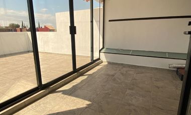 Renta casa con ampliación. Geovillas Atlixcayotl La Hacienda. Zona Angelópolis.