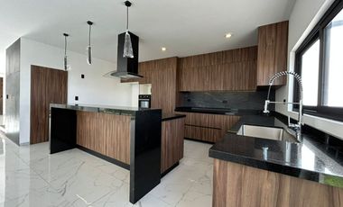 CASA EN VENTA EN METEPEC EN RESIDENCIAL