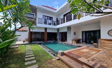 Dijual Atau Disewakan Villa Mewah di Taman Mumbul Bali