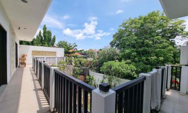 Dijual Atau Disewakan Villa Mewah di Taman Mumbul Bali
