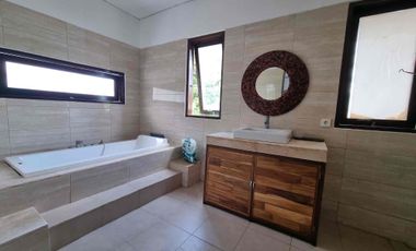 Dijual Atau Disewakan Villa Mewah di Taman Mumbul Bali