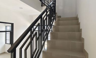 Rumah Modern 2 lt Harga Bersahabat dekat Alun Alun Cimahi Bonus Kanopi