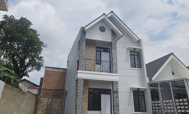 Rumah Modern 2 lt Harga Bersahabat dekat Alun Alun Cimahi Bonus Kanopi