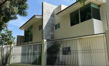 Casa En Renta  Bugambilias Zapopan