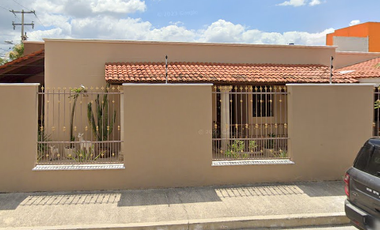 HERMOSA Y AMPLIA CASA EN FRACC VILLAS DEL PRADO MÉRIDA, PINZON II