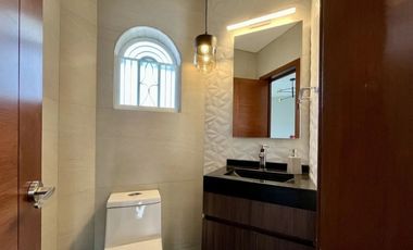 CASA 6 RECAMARAS COLONIA LOPEZ DE LAGASPI GUADALAJARA