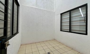 CASA 6 RECAMARAS COLONIA LOPEZ DE LAGASPI GUADALAJARA