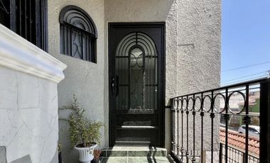 CASA 6 RECAMARAS COLONIA LOPEZ DE LAGASPI GUADALAJARA