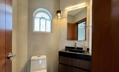 CASA 6 RECAMARAS COLONIA LOPEZ DE LAGASPI GUADALAJARA