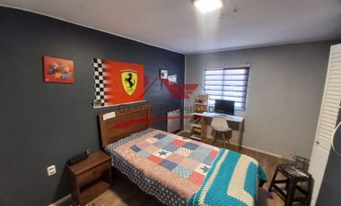 Hermosa Casa Dos Pisos Aislada con 4 Dormitorios, 2 Baños, Microbarrio Larapinta, Comuna de Lampa