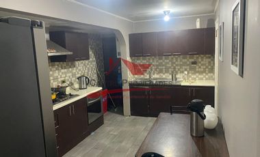 Hermosa Casa Dos Pisos Aislada con 4 Dormitorios, 2 Baños, Microbarrio Larapinta, Comuna de Lampa
